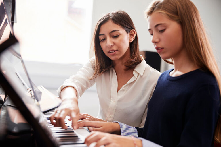 Why ABRSM Piano Lessons Are Perfect for Beginners
